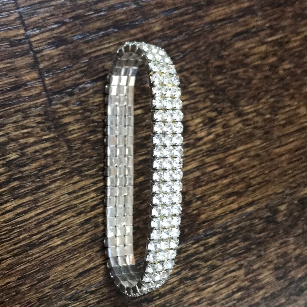 Stretchy diamond bracelet
